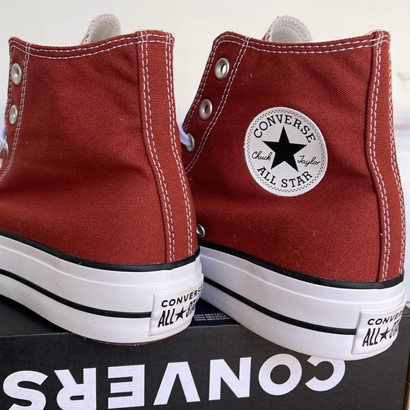 Converse WMNS CTAS A06896F
CTAS LIFT HI
RITUAL RED/WHITE/BLACK
Platforms - Picture 15 of 16